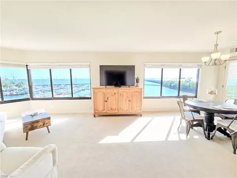 7505 River Rd #1D, Newport News, VA 23607