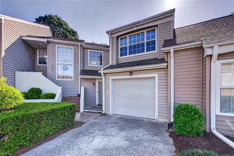5063 Cypress Point Cir #103, Virginia Beach, VA 23455