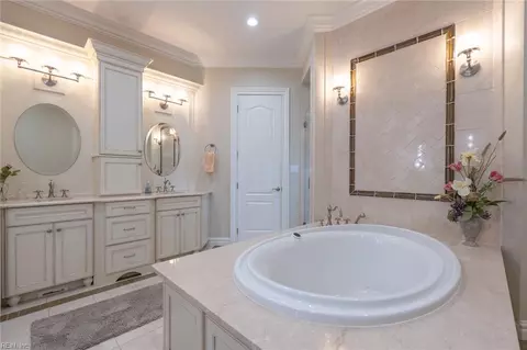 Bath - 334 Scone Castle Loop, Chesapeake, VA 23322 photo 3 of 6