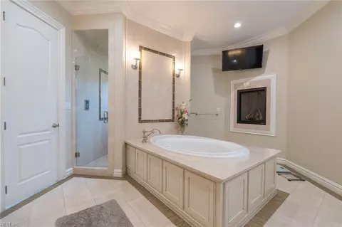 Bath - 334 Scone Castle Loop, Chesapeake, VA 23322 photo 1 of 6