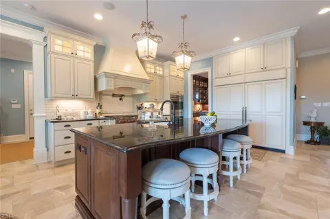 Kitchen - 334 Scone Castle Loop, Chesapeake, VA 23322 photo 2 of 4