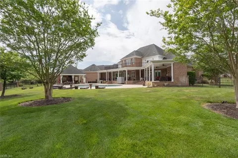 Exterior - 334 Scone Castle Loop, Chesapeake, VA 23322 photo 10 of 11