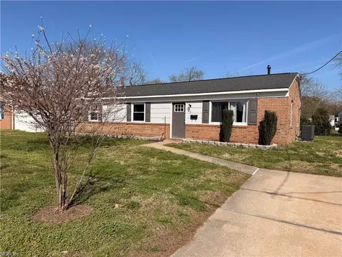 720 Pelham Dr, Hampton, VA 23669
