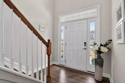 Entry Way - 1849 Bancroft Rd, Chesapeake, VA 23320 photo 1 of 8