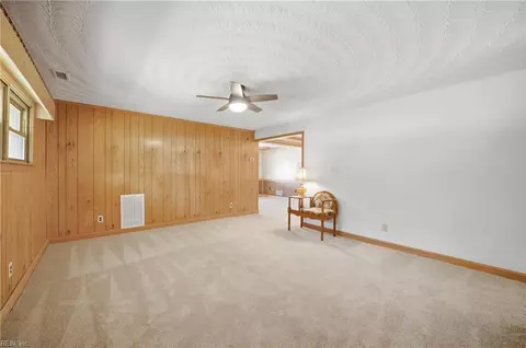Living - 722 Red Mill Rd, Norfolk, VA 23502 photo 2 of 5