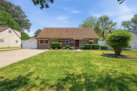 Exterior - 722 Red Mill Rd, Norfolk, VA 23502 photo 8 of 9