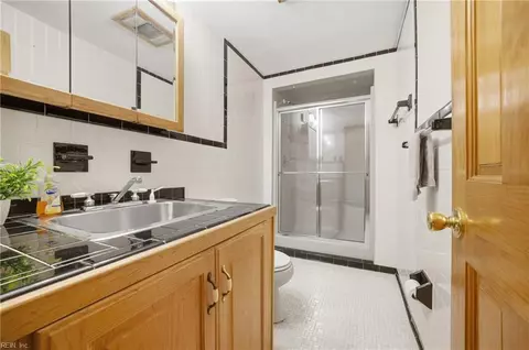 Bath - 722 Red Mill Rd, Norfolk, VA 23502 photo 3 of 3