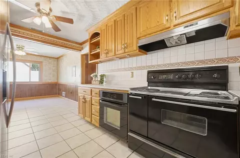 Kitchen - 722 Red Mill Rd, Norfolk, VA 23502 photo 3 of 3