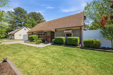 Exterior - 722 Red Mill Rd, Norfolk, VA 23502 photo 9 of 9