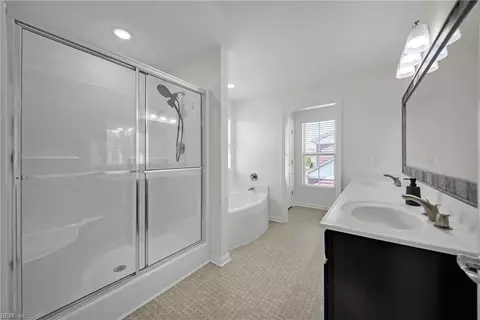 Bath - 503 Esterview Ln, Chesapeake, VA 23322 photo 1 of 2