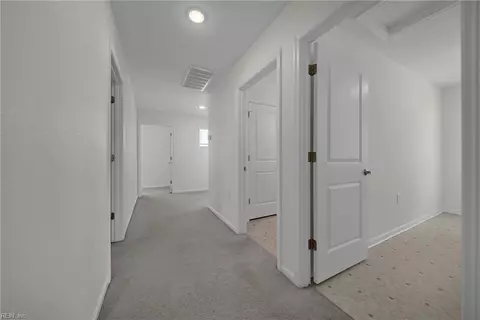 Entry Way - 503 Esterview Ln, Chesapeake, VA 23322 photo 11 of 14