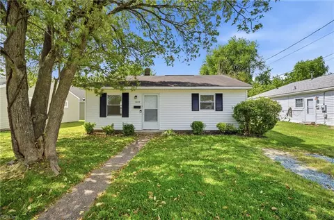 1009 Rowe St, Hampton, VA 23669