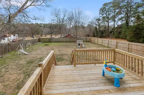 Exterior - 710 Beach Rd, Hampton, VA 23664 photo 3 of 4