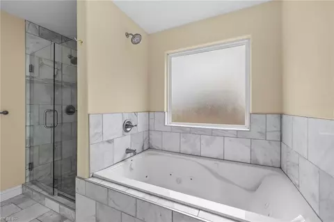 Bath - 710 Beach Rd, Hampton, VA 23664 photo 3 of 5