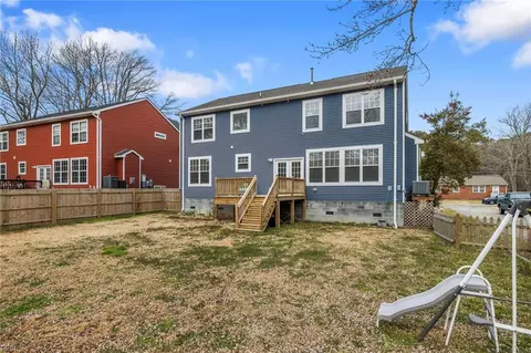 Exterior - 710 Beach Rd, Hampton, VA 23664 photo 4 of 4
