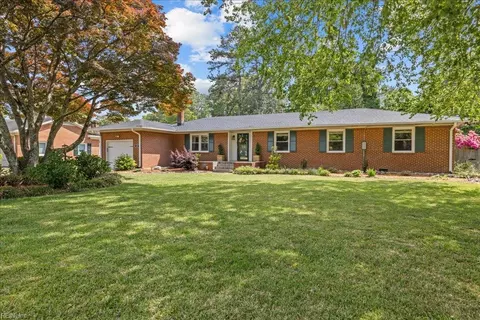 329 Old Dr, Chesapeake, VA 23322
