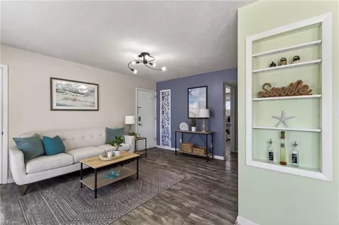828 E Ocean View Ave #4, Norfolk, VA 23503