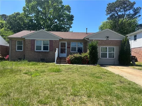 809 Hilltop Rd, Virginia Beach, VA 23454