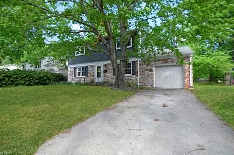Exterior - 31 Colonial Acres Dr, Hampton, VA 23664 photo 3 of 5