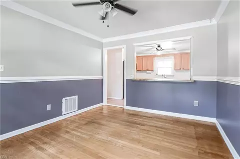 Living - 31 Colonial Acres Dr, Hampton, VA 23664 photo 6 of 6