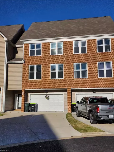 933 Eastfield Ln, Newport News, VA 23602