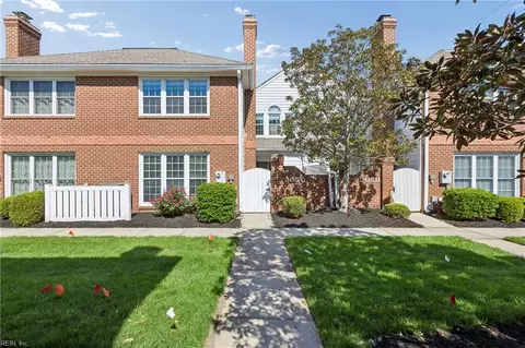 205 Amersham Dr #G, Yorktown, VA 23693