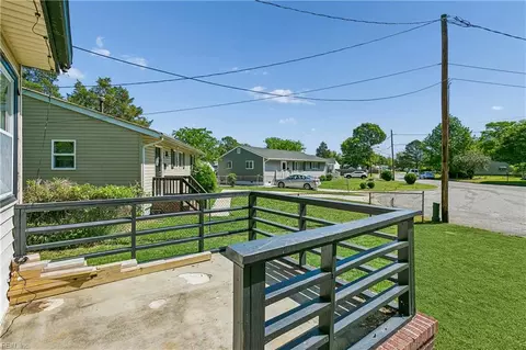 Exterior - 326 Duluth Ct, Hampton, VA 23666 photo 6 of 16