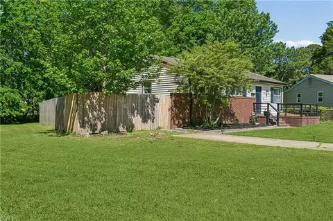Exterior - 326 Duluth Ct, Hampton, VA 23666 photo 4 of 16