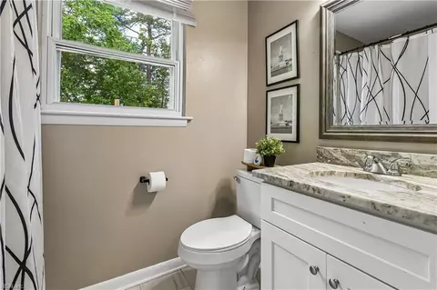 Bath - 326 Duluth Ct, Hampton, VA 23666 photo 1 of 2