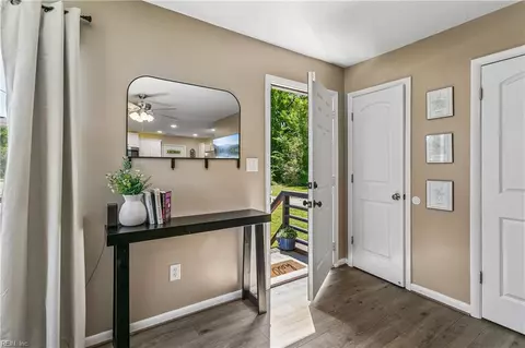 Entry Way - 326 Duluth Ct, Hampton, VA 23666 photo 1 of 1