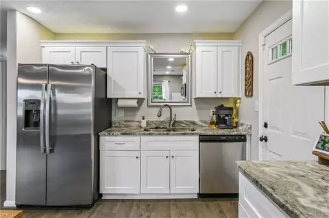 Kitchen - 326 Duluth Ct, Hampton, VA 23666 photo 2 of 3