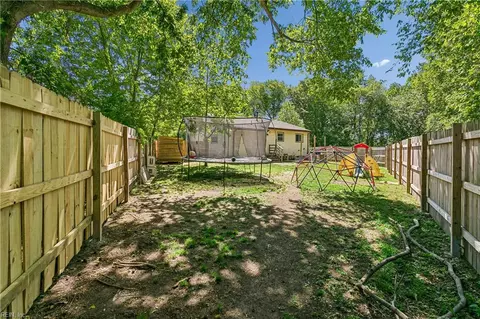 Exterior - 326 Duluth Ct, Hampton, VA 23666 photo 10 of 16