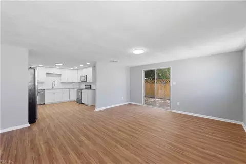 Living - 1903 Demetro Dr, Hampton, VA 23663 photo 3 of 4