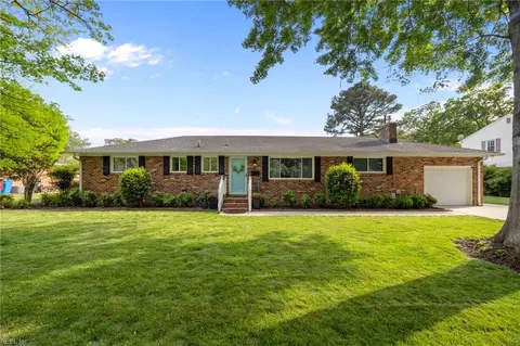 2333 Dodd Dr, Virginia Beach, VA 23454