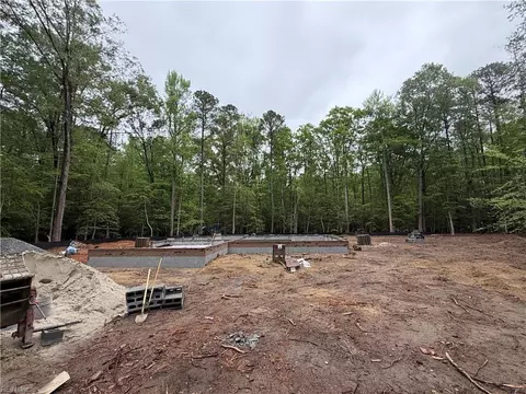 7639 Riverwatch Dr, Gloucester, VA 23061