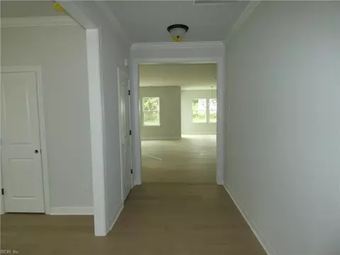 Entry Way - 1093 Washington Dr, Chesapeake, VA 23322 photo 1 of 7