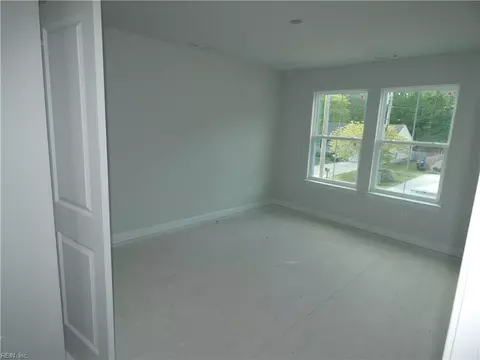 Bedroom - 1093 Washington Dr, Chesapeake, VA 23322 photo 5 of 6