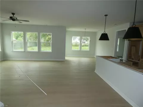 Living - 1093 Washington Dr, Chesapeake, VA 23322 photo 1 of 5