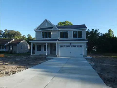 1093 Washington Dr, Chesapeake, VA 23322