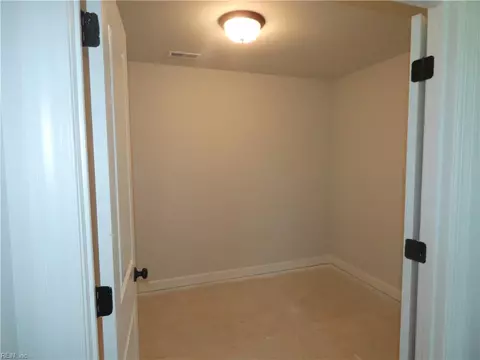 Bedroom - 1093 Washington Dr, Chesapeake, VA 23322 photo 3 of 6