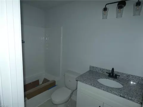 Bath - 1093 Washington Dr, Chesapeake, VA 23322 photo 5 of 6