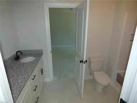 Bath - 1093 Washington Dr, Chesapeake, VA 23322 photo 6 of 6