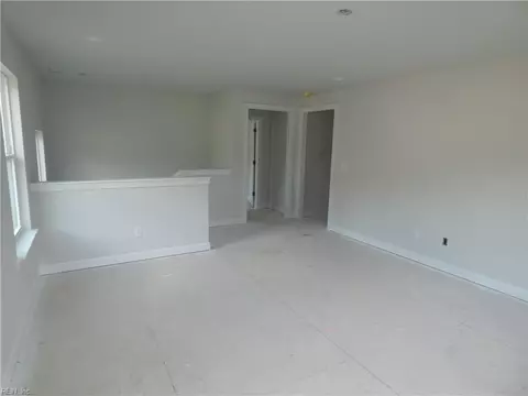 Living - 1093 Washington Dr, Chesapeake, VA 23322 photo 5 of 5