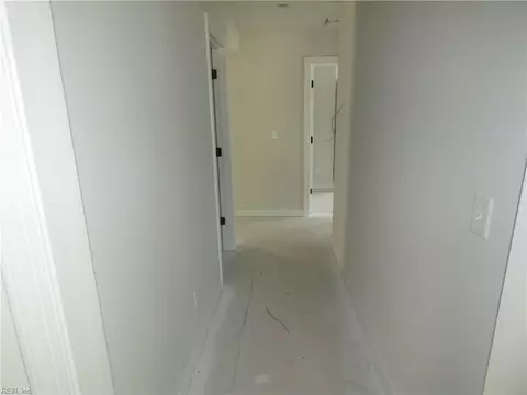 Entry Way - 1093 Washington Dr, Chesapeake, VA 23322 photo 6 of 7