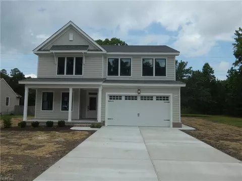 1093 Washington Dr, Chesapeake, VA 23322