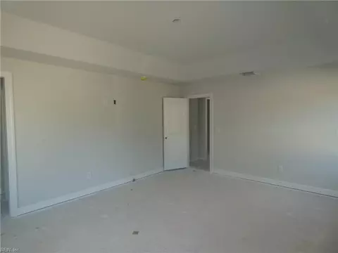 Bedroom - 1093 Washington Dr, Chesapeake, VA 23322 photo 2 of 6
