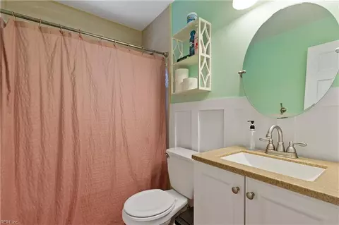 Bath - 100 Horseshoe Lndg, Hampton, VA 23669 photo 4 of 4