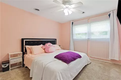 Bedroom - 100 Horseshoe Lndg, Hampton, VA 23669 photo 4 of 5