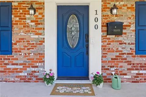 Entry Way - 100 Horseshoe Lndg, Hampton, VA 23669 photo 1 of 3