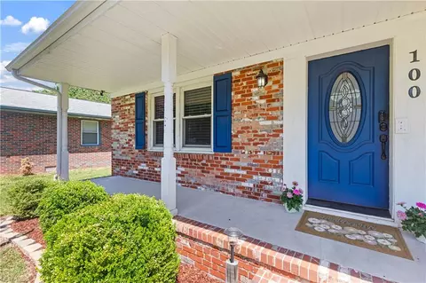 Exterior - 100 Horseshoe Lndg, Hampton, VA 23669 photo 7 of 12